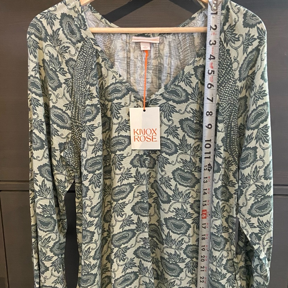 Knox Rose Sage Green Floral V-Neck Blouse